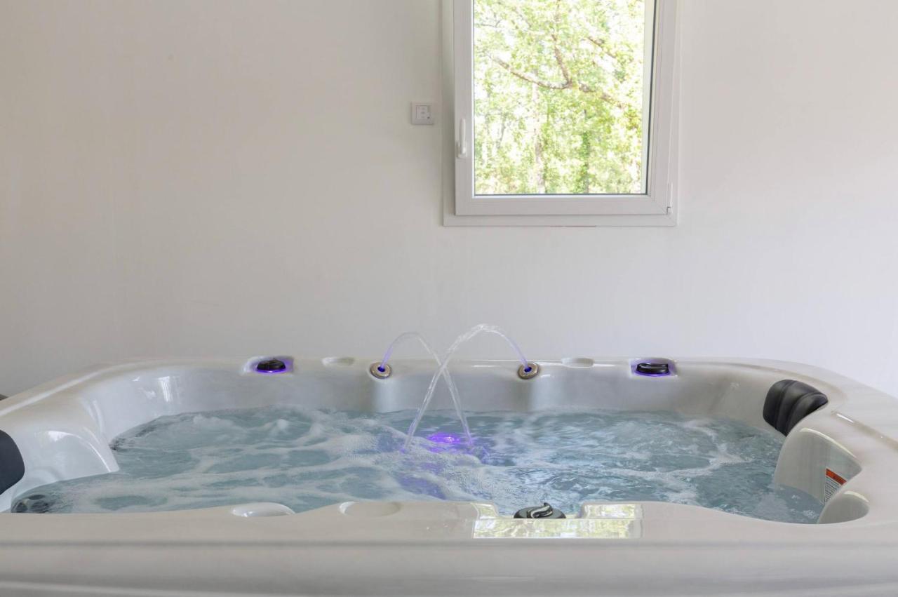 Villa LA GRANDE BASTIDE avec piscine, climatisation et salle de sport Seillans Extérieur photo