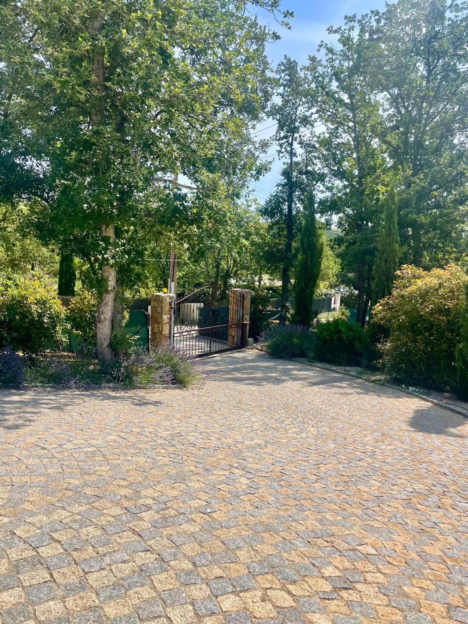Villa LA GRANDE BASTIDE avec piscine, climatisation et salle de sport Seillans Extérieur photo